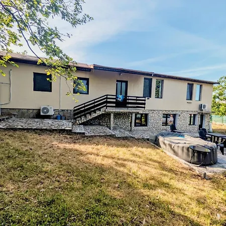 Βίλα The Byala Escape, Private With Bar & Hot Tub