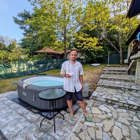 The Byala Escape, Private With Bar & Hot Tub *