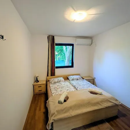 The Byala Escape, Private With Bar & Hot Tub *