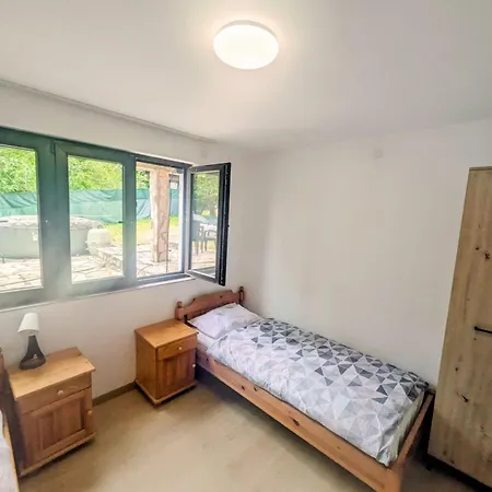 The Byala Escape, Private With Bar & Hot Tub *